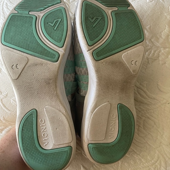 Vionic • Sneakers - Picture 6 of 6